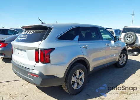 2022 Kia Sorento Lx z USA, uszkodzony, nr VIN 5XYRGDLCXNG097676